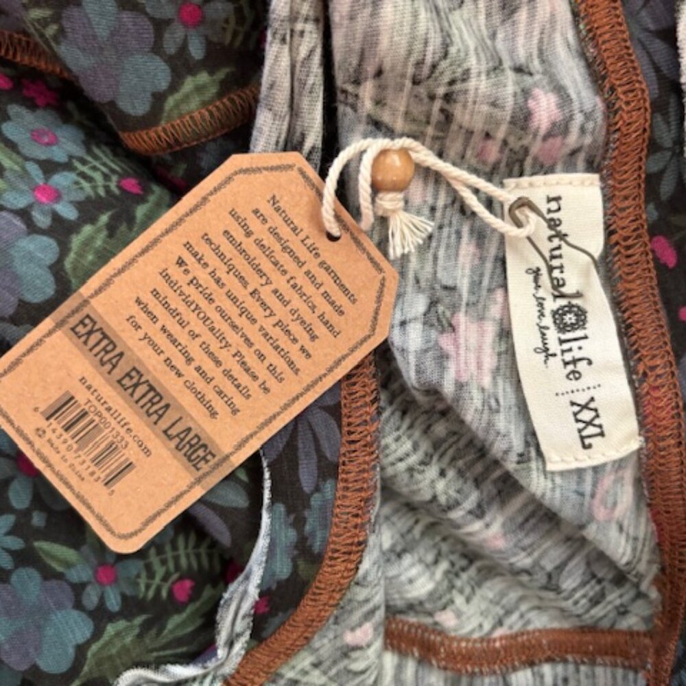 Lot of 4 Woman's Shirts - Picture 13 of 13